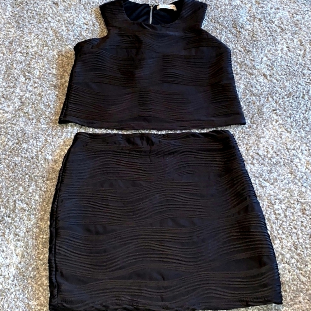 ‼️ CLEARANCE ‼️🍟 Pinc Premium black cropped tank/skirt size medium 🍟